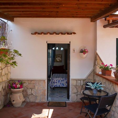 B&B Appartamenti L'Anfora Сперлонга Екстериор снимка